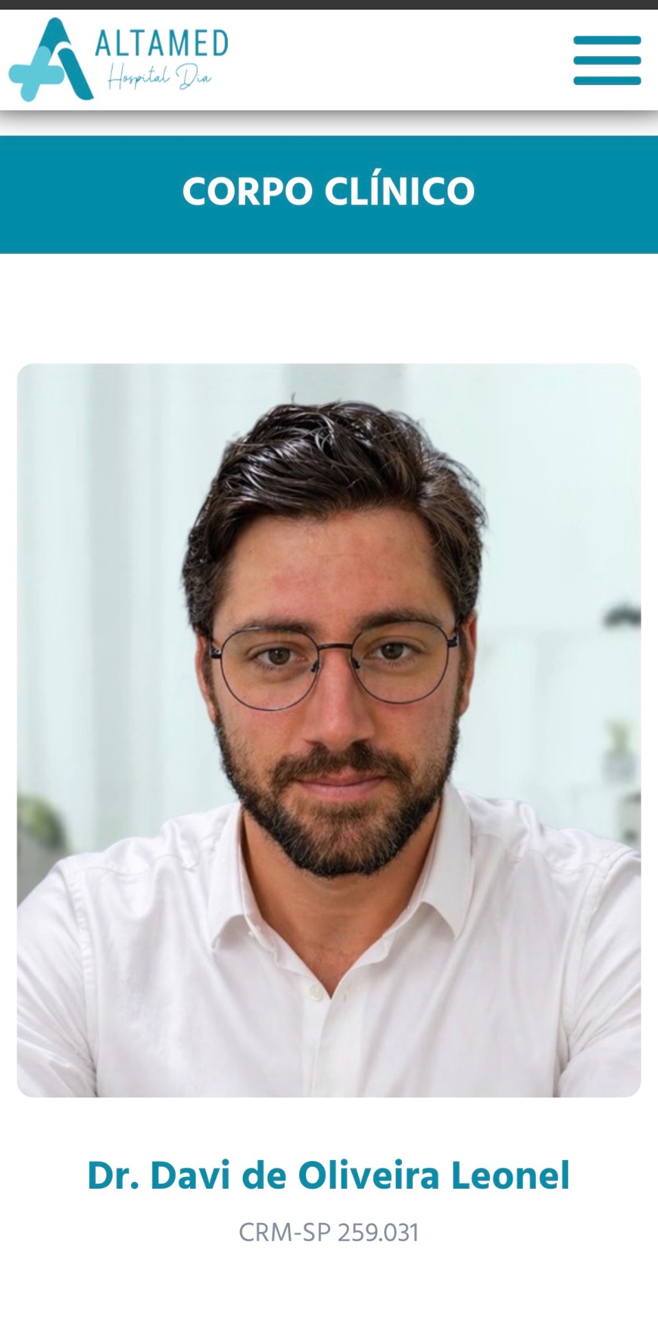 Foto de Dr. Davi de Oliveira Leonel, médico criador do Longev+ Check. CRM-SP 259.031 | CRM-MG 101.727. Perito | Saúde do idoso, cognição e prevenção de quedas.